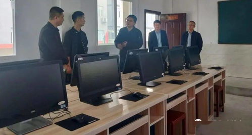 杭州泰潼商貿(mào)攜手富陽電子商務(wù)，以電商服務(wù)為橋梁，溫暖捐贈(zèng)陽光學(xué)子